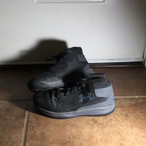 Under ARMOR! Shoes great for kids! Ok condition.